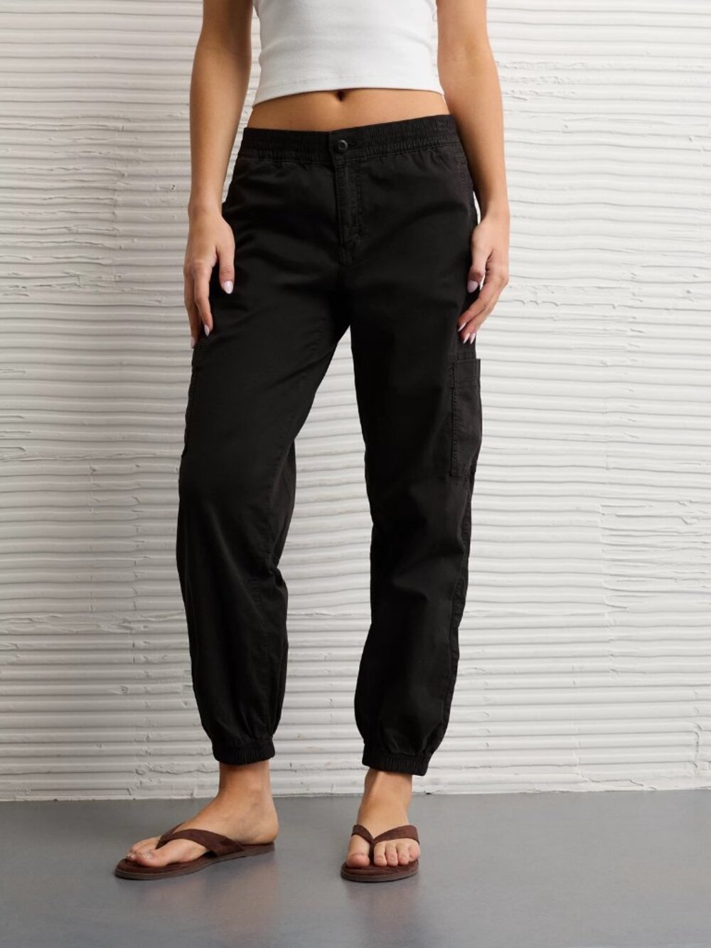NWT American Eagle Stretch High Waisted Baggy Jogger - Size 8